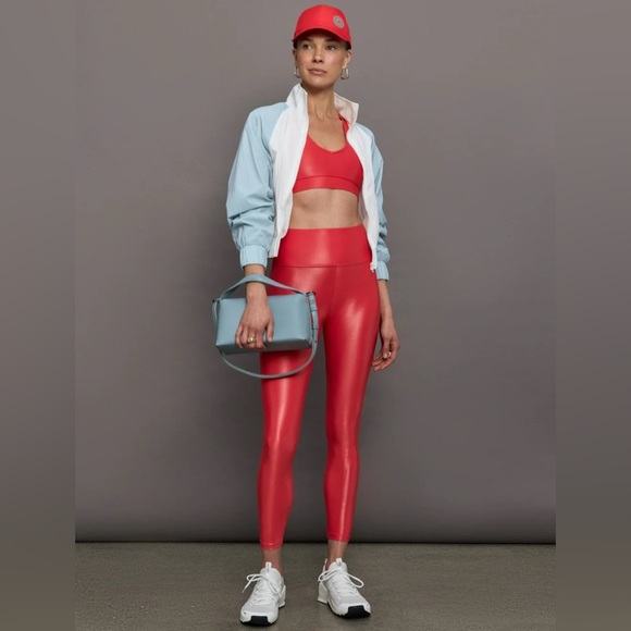 Carbon38 Pants - CARBON38
High Rise 78 Legging in Takara
Shine